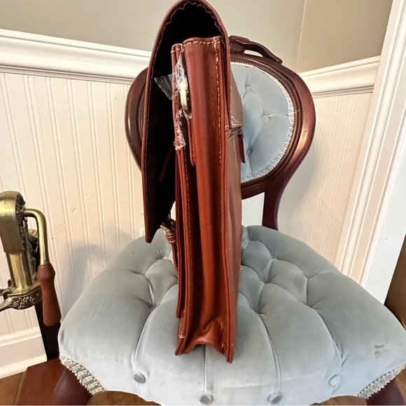 The Real Leather Company NWOT briefcase bag with gold hardware. Brown leather - Picture 8 of 8